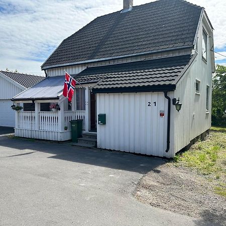 Oslo Guest House Twin & Family Room Kjeller ภายนอก รูปภาพ