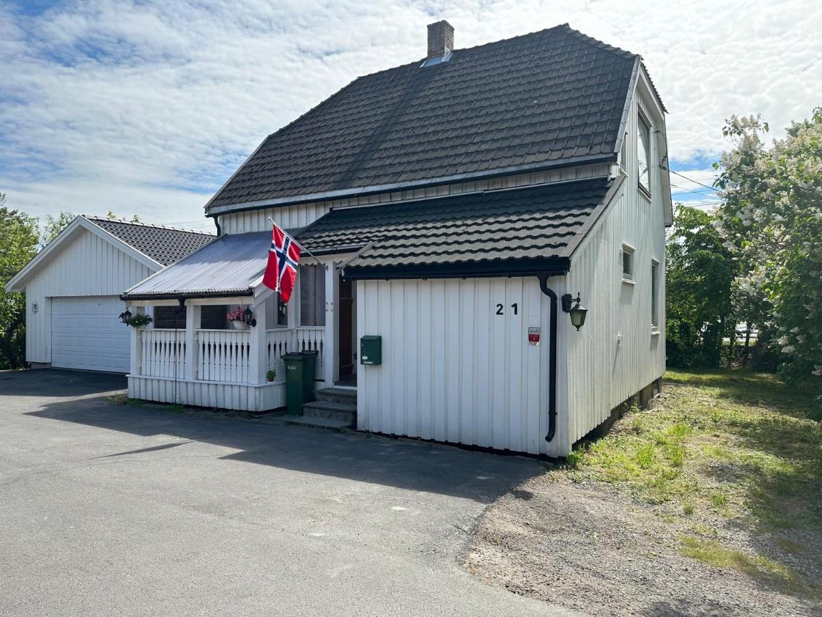 Oslo Guest House Twin & Family Room Kjeller ภายนอก รูปภาพ