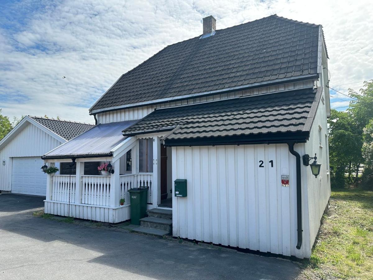 Oslo Guest House Twin & Family Room Kjeller ภายนอก รูปภาพ